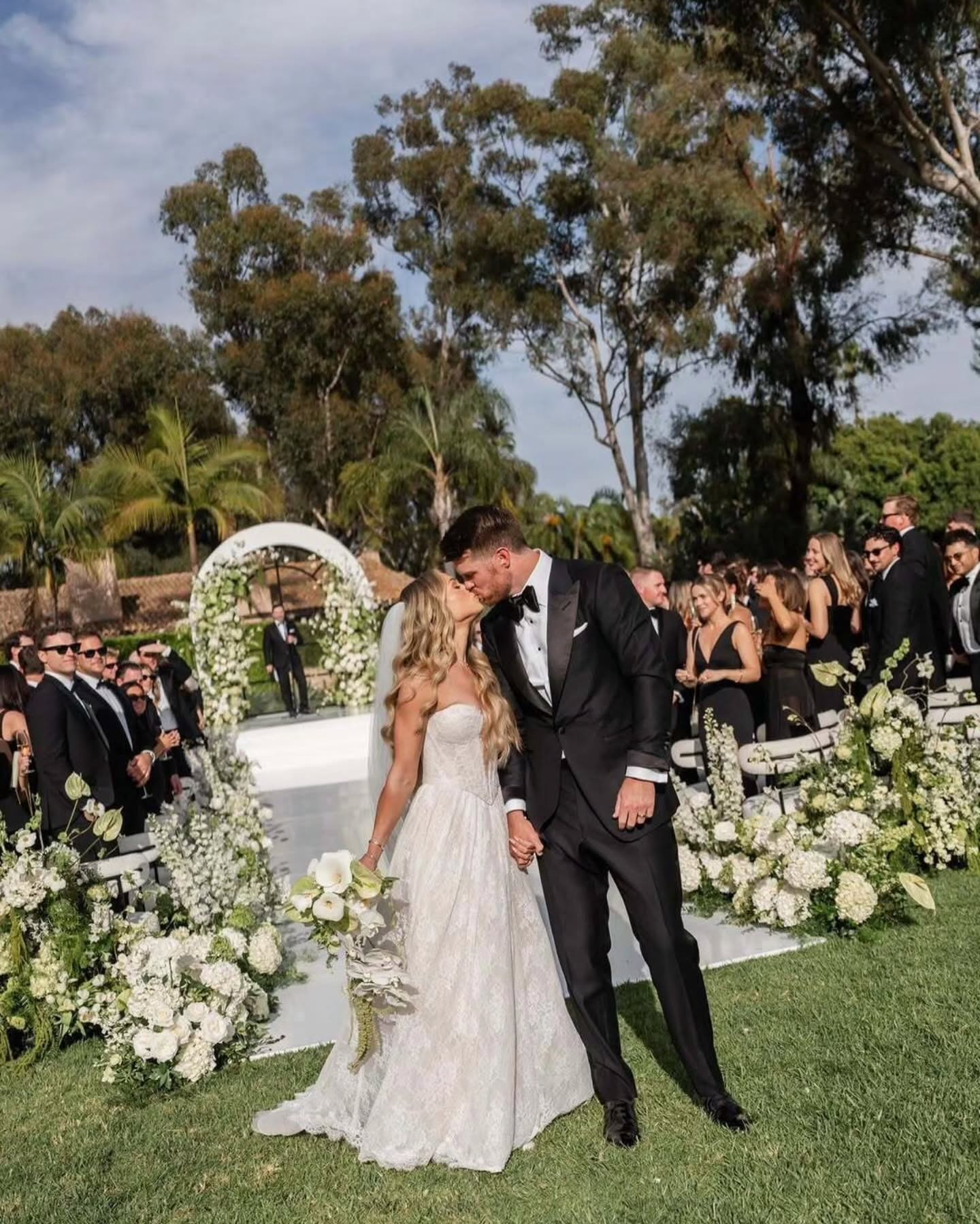 Real wedding — The Week of April 6